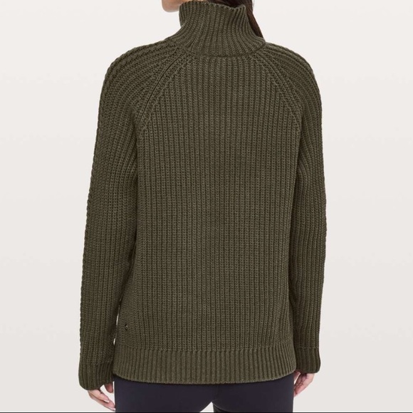 Bring the Cozy Turtleneck- Lululemon Size 8 NWT - Picture 4 of 5
